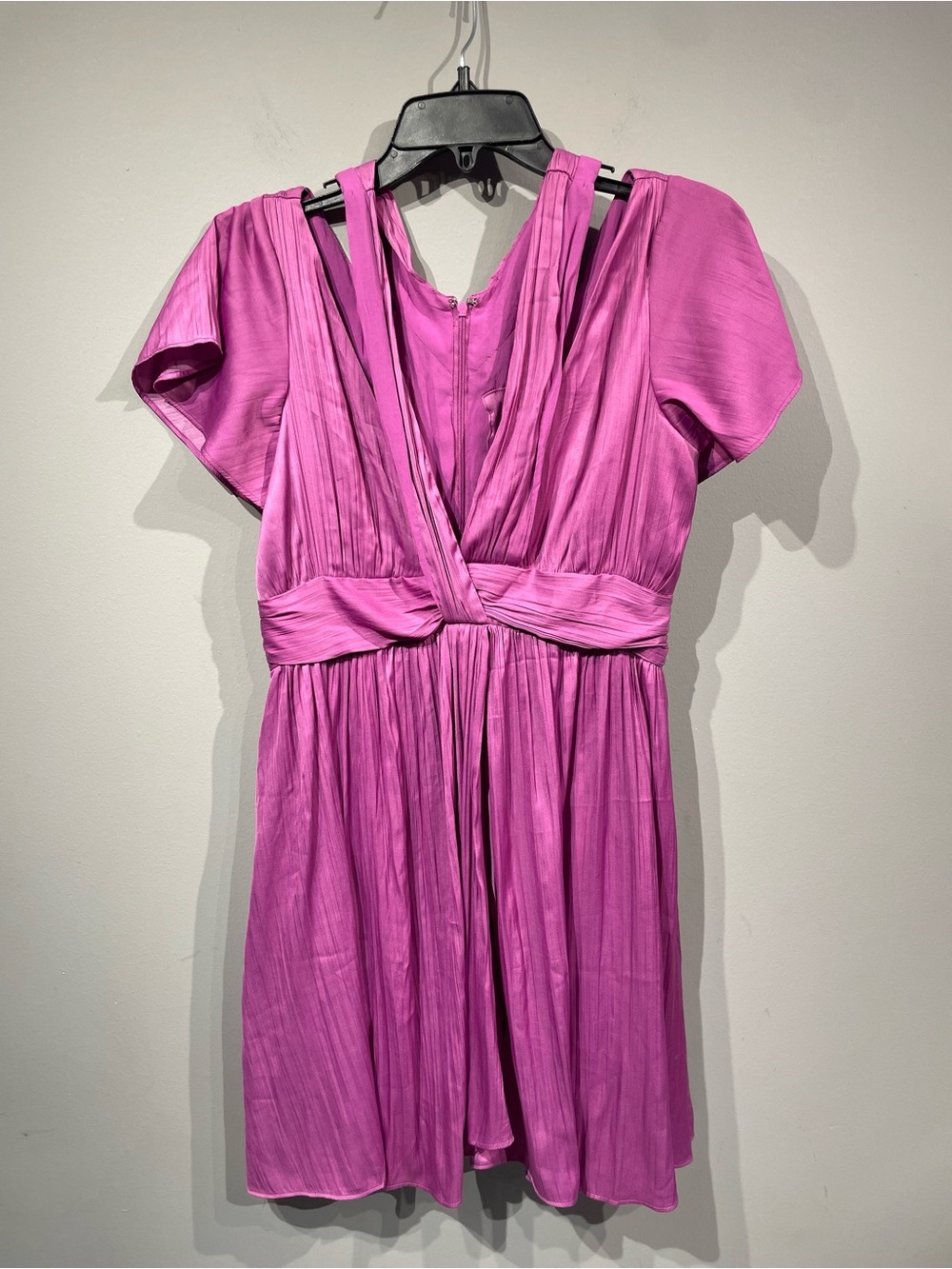 New with tags Anthropologie Fuchsia V-Neck Pleated Mini Dress size 6